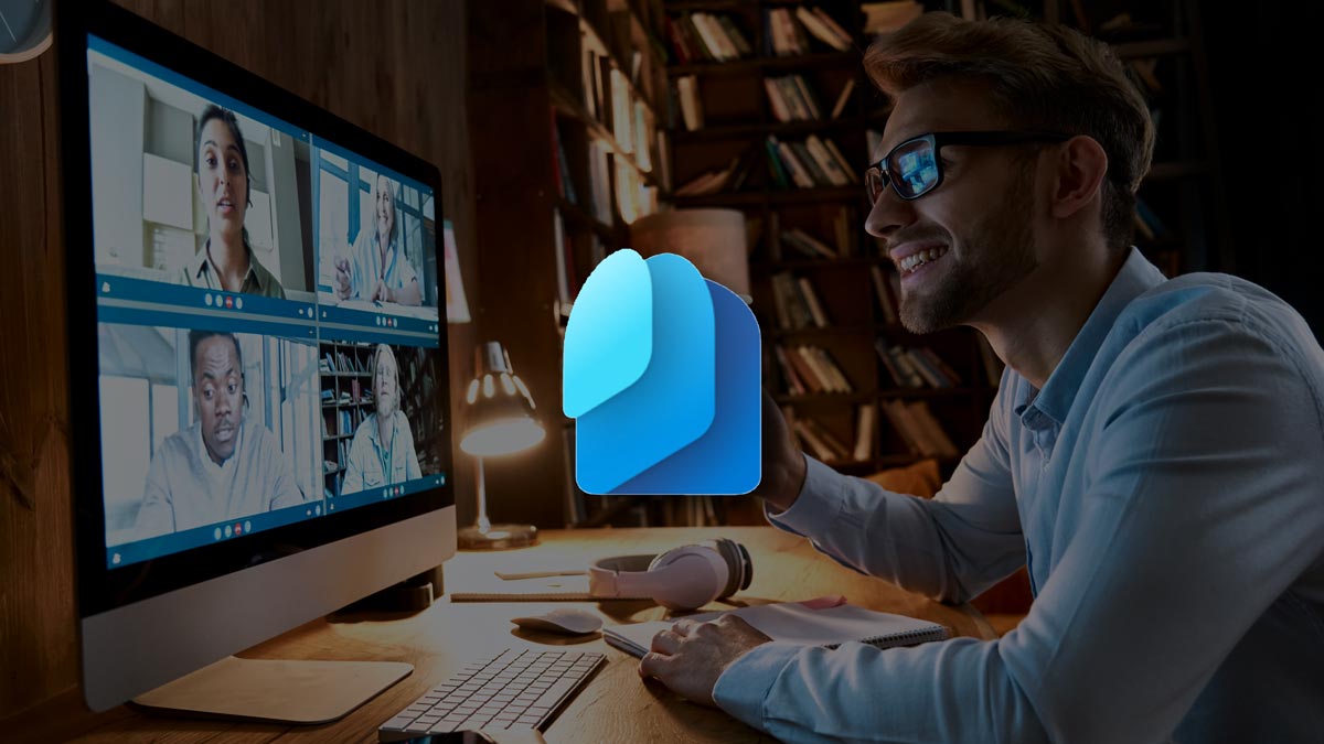 kobieta zmieniająca hasło WiFi na laptopie w hotelowym pokoju